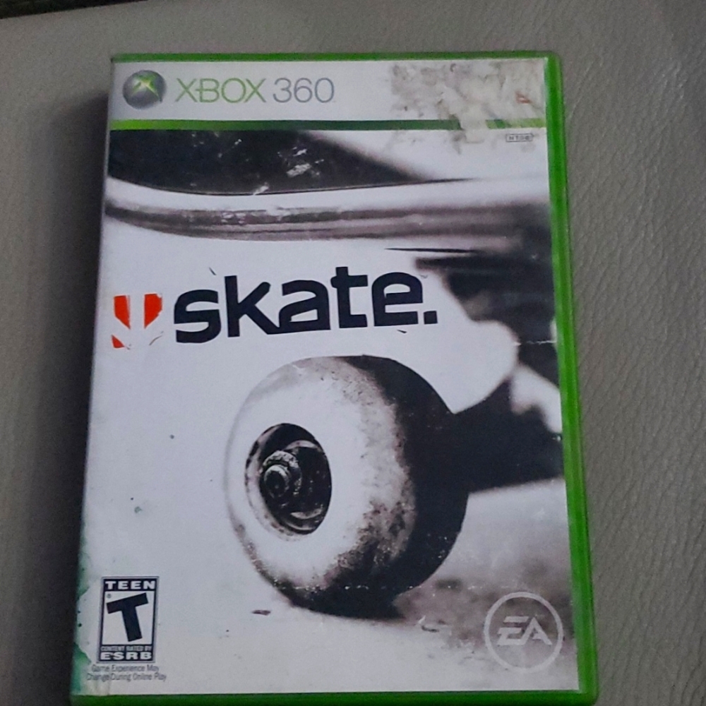 Skate Xbox 360 Game – EA’s Realistic Skateboarding Classic!